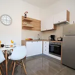 4 Palme * ستاريغغاد باكلينتسا