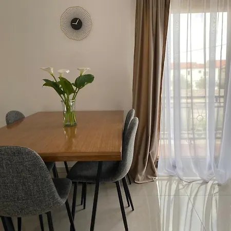 4 Palme * Starigrad Paklenica