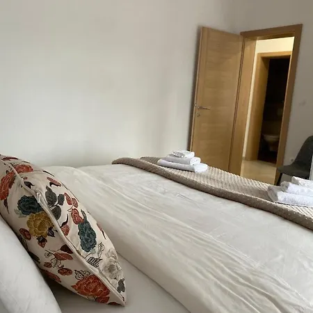 4 Palme Starigrad Paklenica