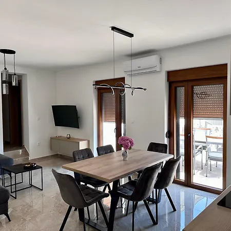 4 Palme Starigrad Paklenica