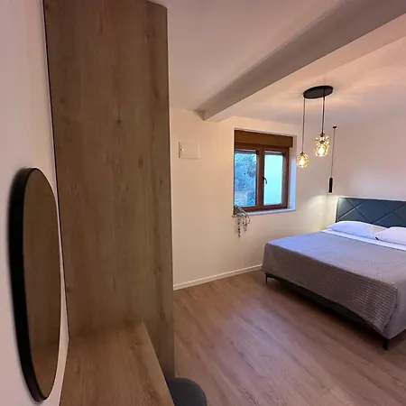 4 Palme * Starigrad Paklenica