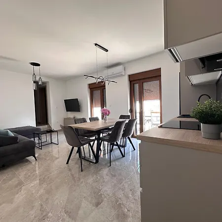 4 Palme Appartement Starigrad Paklenica