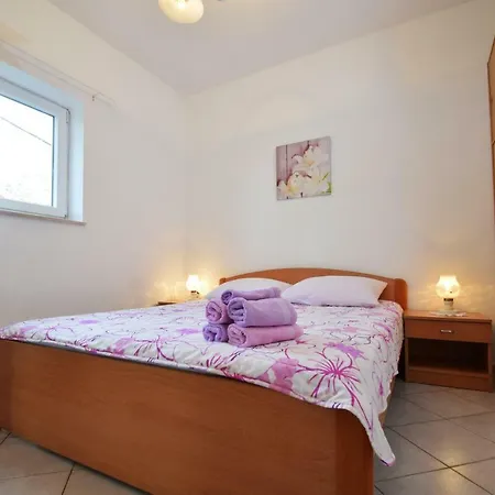 4 Palme Starigrad Paklenica