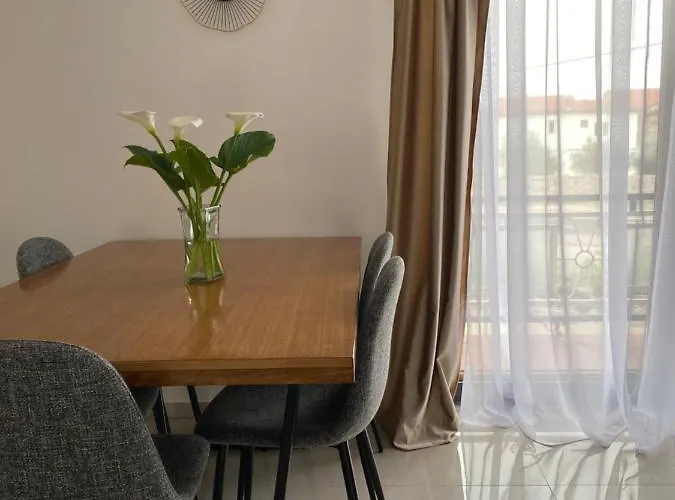 4 Palme * Starigrad Paklenica