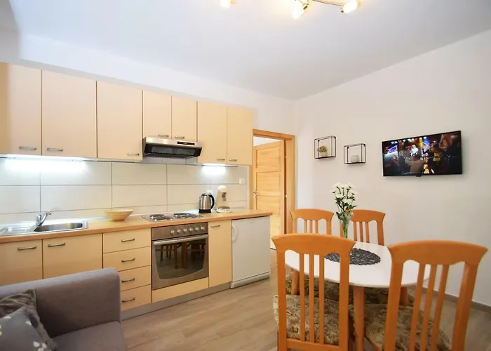 4 Palme Appartement Starigrad Paklenica