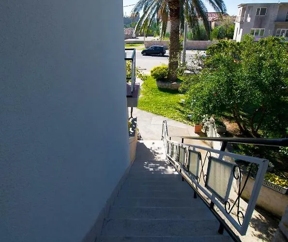 4 Palme Appartement Starigrad Paklenica