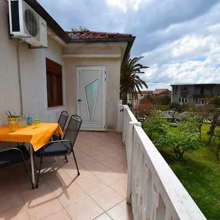 Apartment 4 Palme *