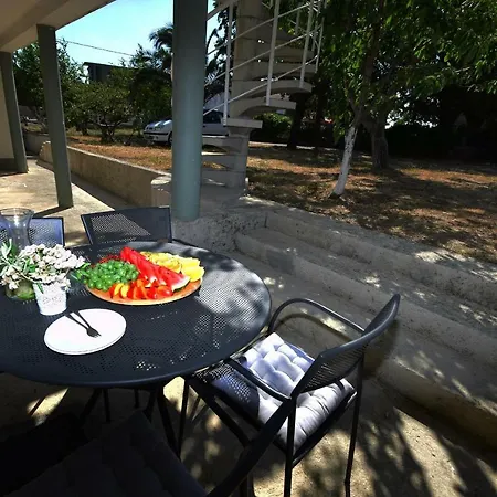 4 Palme * Starigrad Paklenica