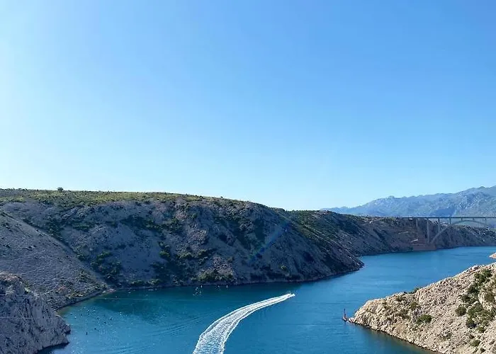 4 Palme Starigrad Paklenica