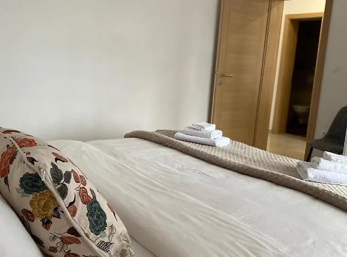 4 Palme Starigrad Paklenica