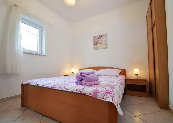 4 Palme Starigrad Paklenica