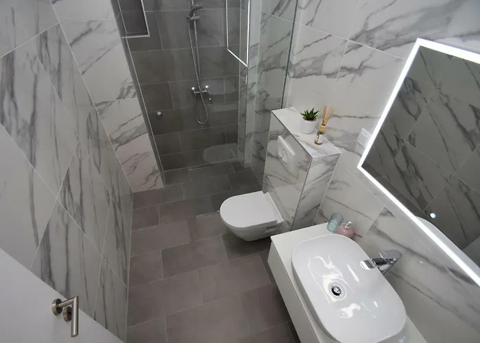 4 Palme Starigrad Paklenica